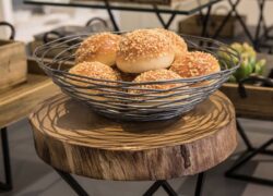 Cesta redonda de peltre de 8".